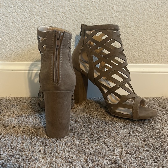 Wild Diva Heels - Picture 2 of 4